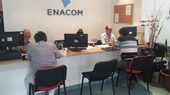 Anuncian el cierre del ENACOM en las provincias y temen más despidos