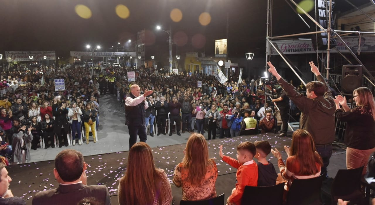 Osvaldo Jaldo, participó anoche del acto de proclamación de Graciela Gutiérrez como intendenta electa, en la ciudad de Alderetes.