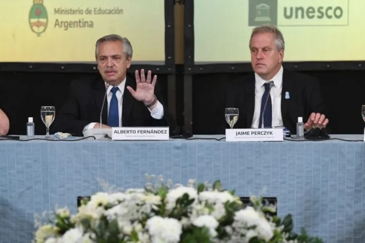 Ministros de Educación de América Latina y el Caribe: Alberto abrió la reunión