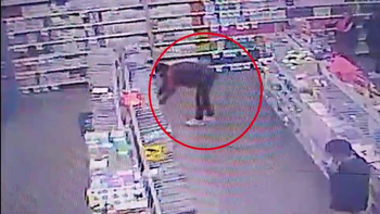 Formulan cargos contra un sujeto por robo en un supermercado