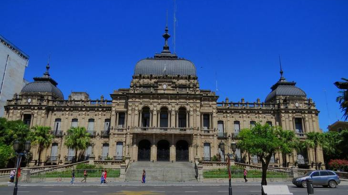 Jaldo anunció el pago de un bono de 100 mil pesos antes de Navidad