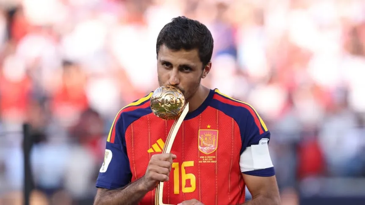 Rodri ganó el Balón de Oro del Mundial y los hinchas argentinos pidieron por Messi