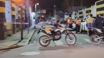 Mendoza al 200: cayó mampostería y cortaron el tránsito media calzada