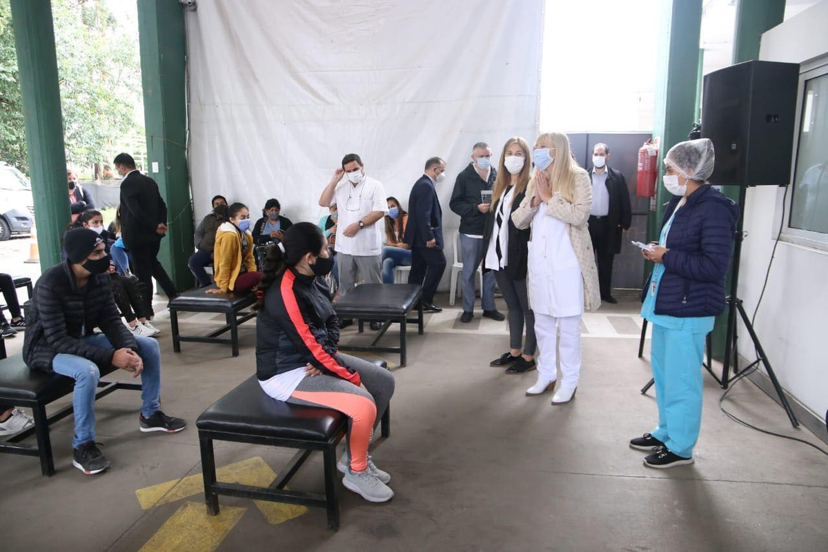 La Ministra Chahla dijo que la tercera dosis es muy importante ante la variante Delta.