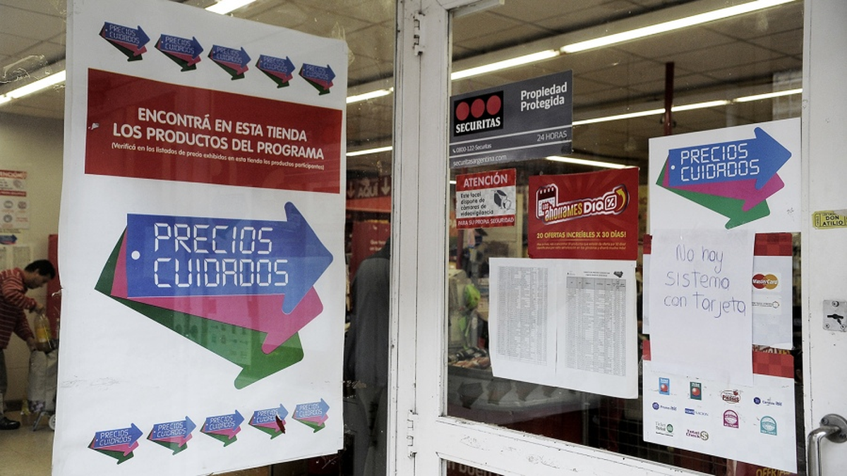 Multaron a una cadena de supermercados por más de 400 millones de pesos.