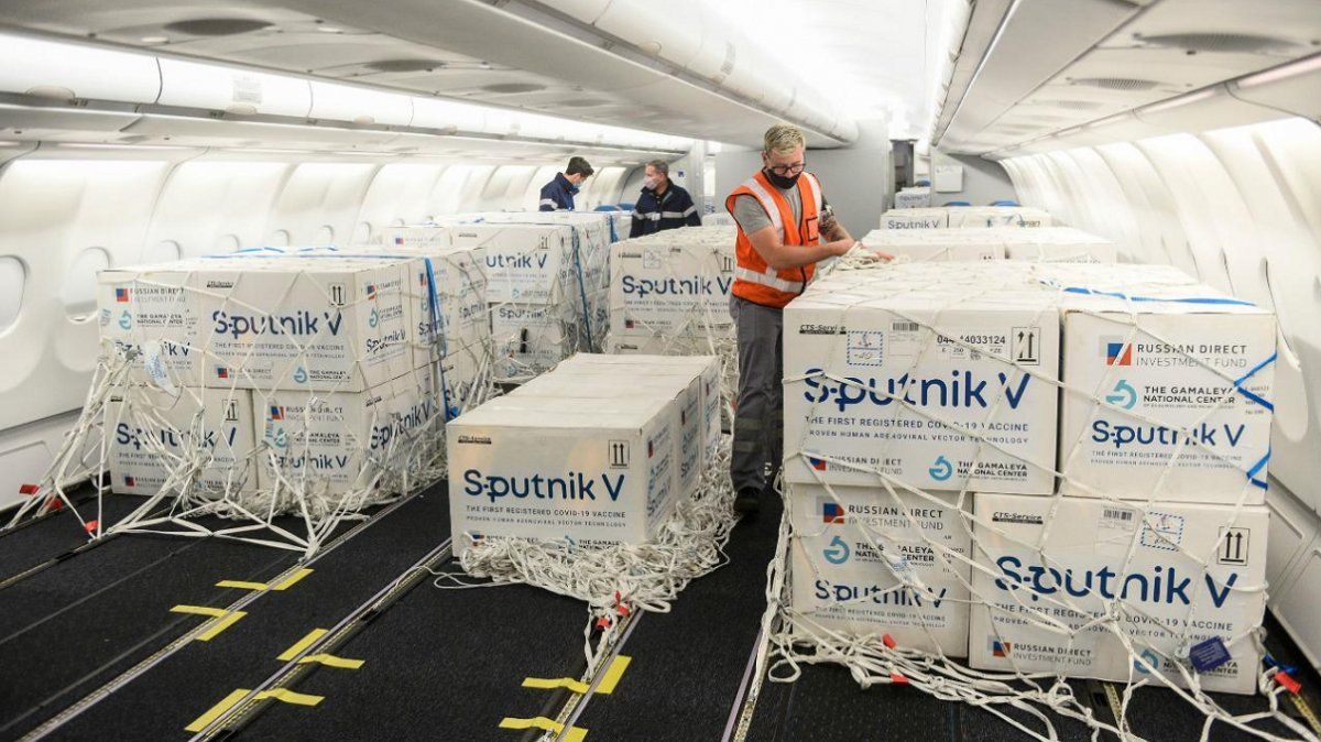 Arriban 500 mil dosis de Sputnik V a la Argentina
