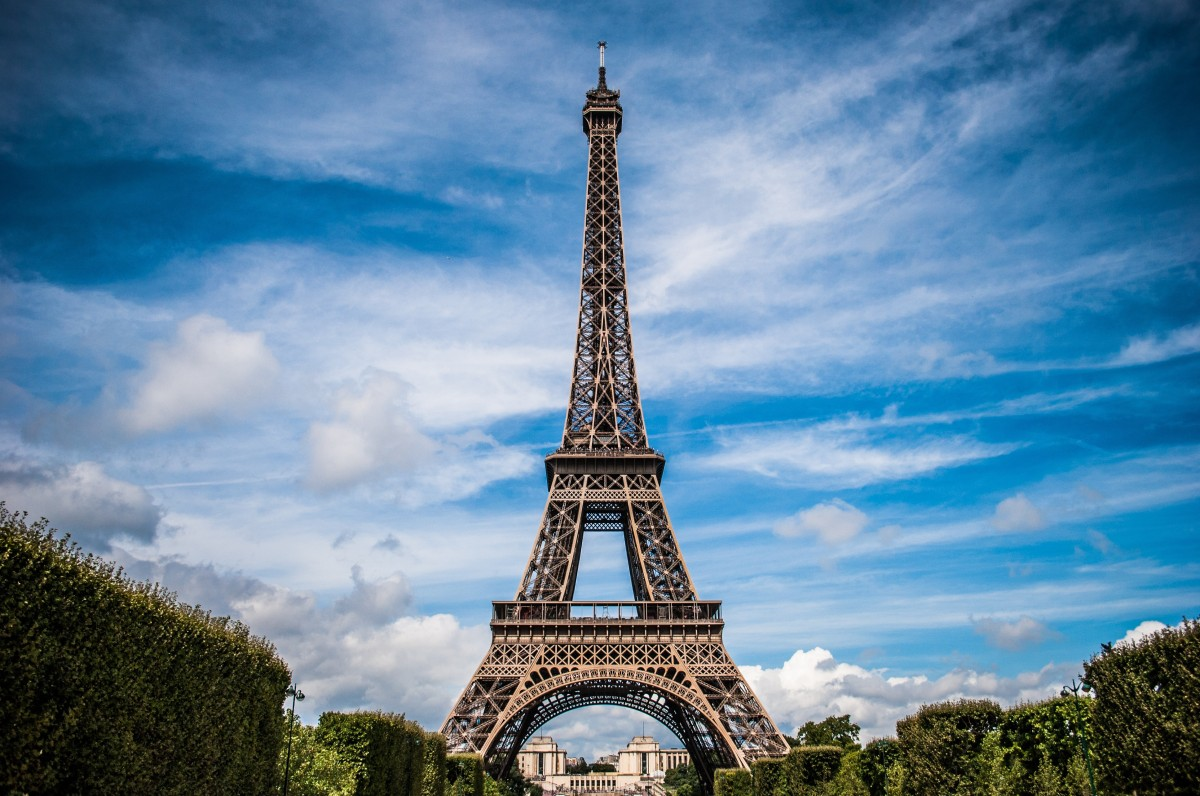La Torre Eiffel deberá incluir el español en sus carteles