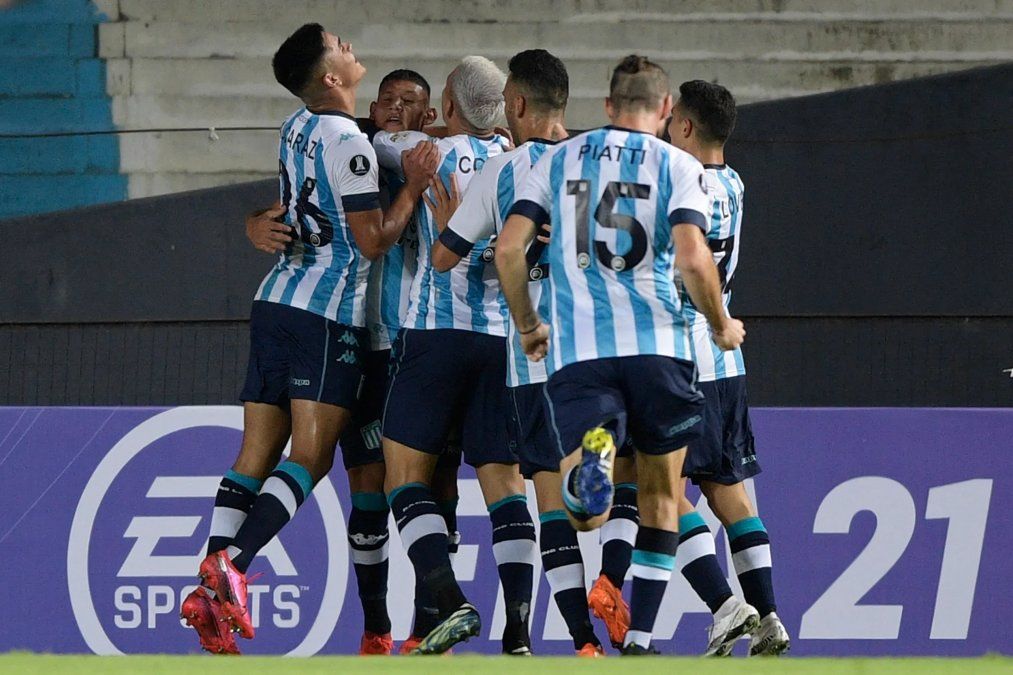 Copa Libertadores: Racing festejó ante Sporting Cristal