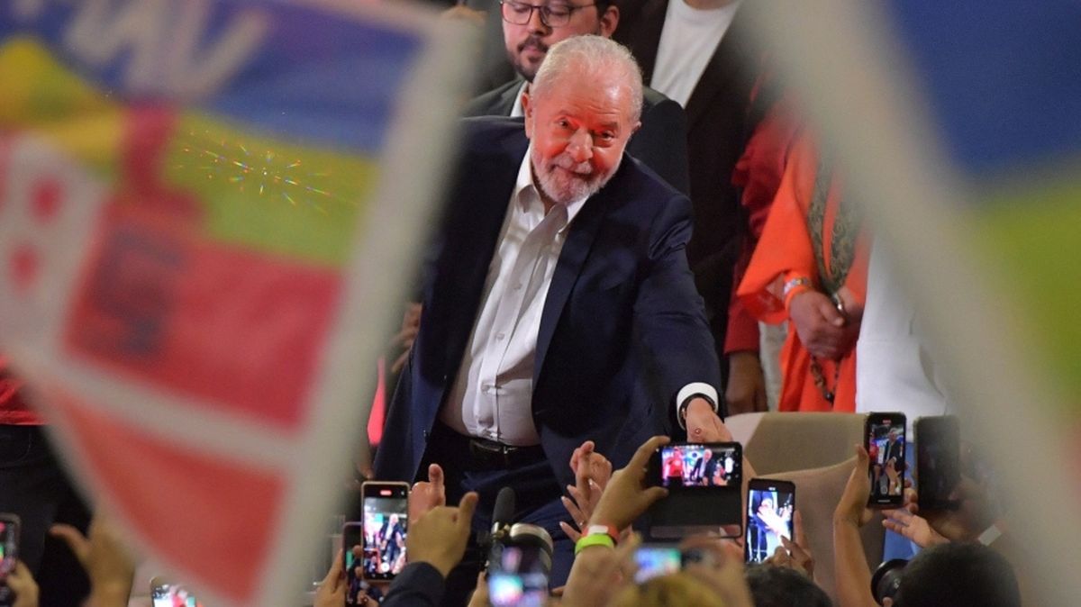 Lula da Silva lanzó su candidatura presidencial