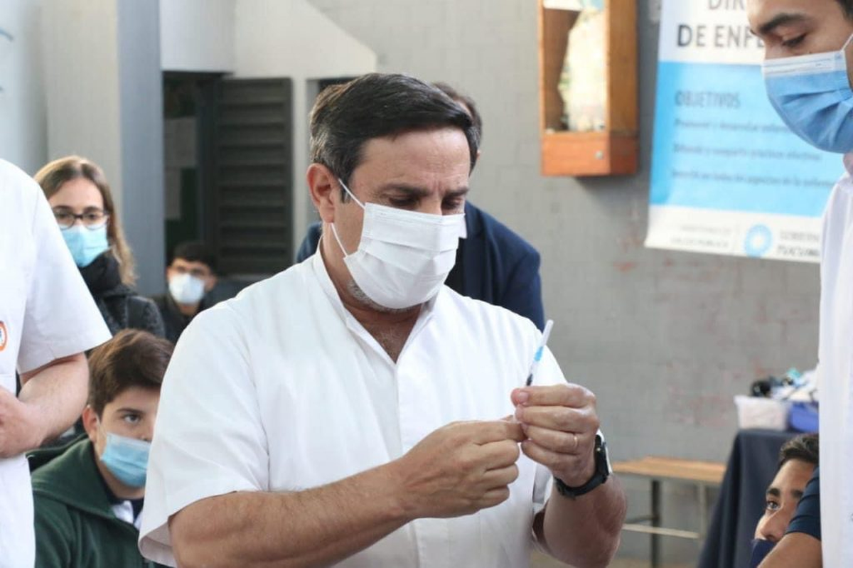 Medina Ruiz adelantó el parte de Covid-19.