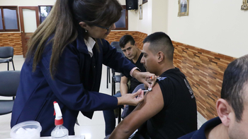 Dengue: este sábado vacunarán a trabajadores esenciales en el 107
