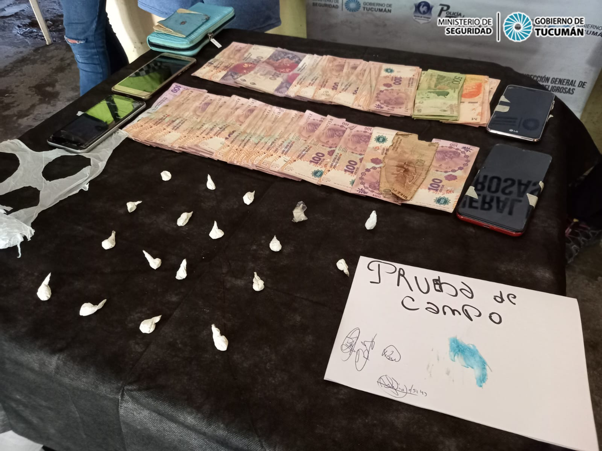 Uno de los hombres se dio a la fuga.
