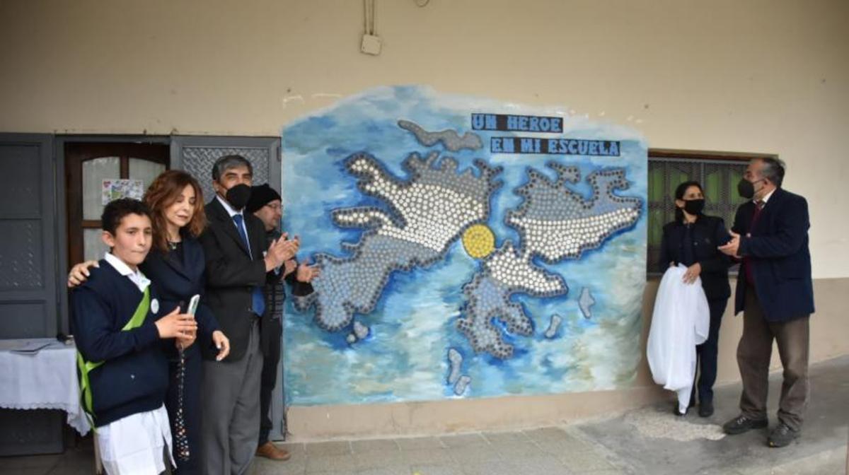 Presentaron un mural en honor al Cabo Quipildor