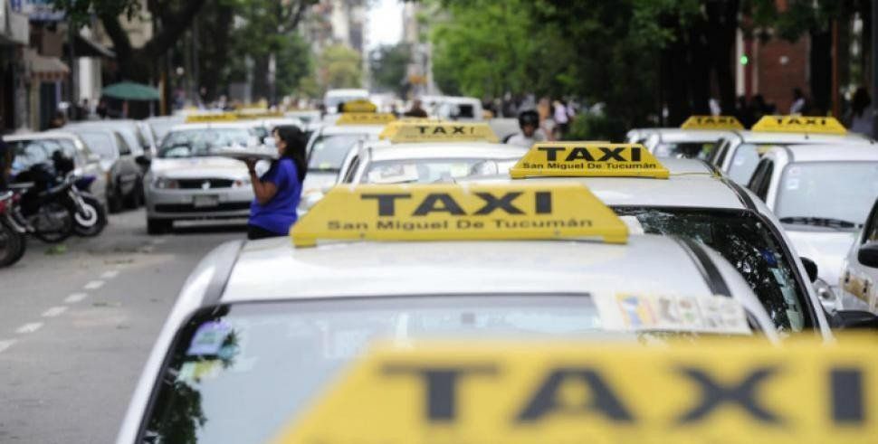 Peones de taxis en contra de la suba de la tarifa