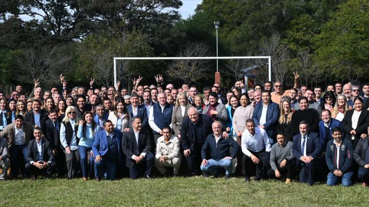 Jaldo se reunió con intendentes y dirigentes del peronismo