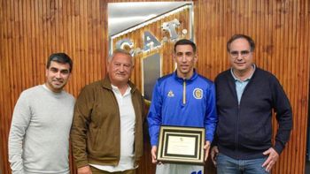 Angel Di María fue reconocido por Atlético Tucumán