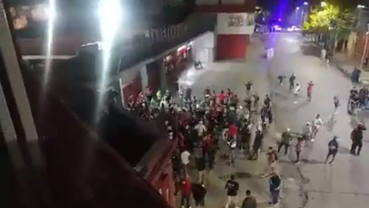 Hubo un enfrentamiento entre barras de Independiente