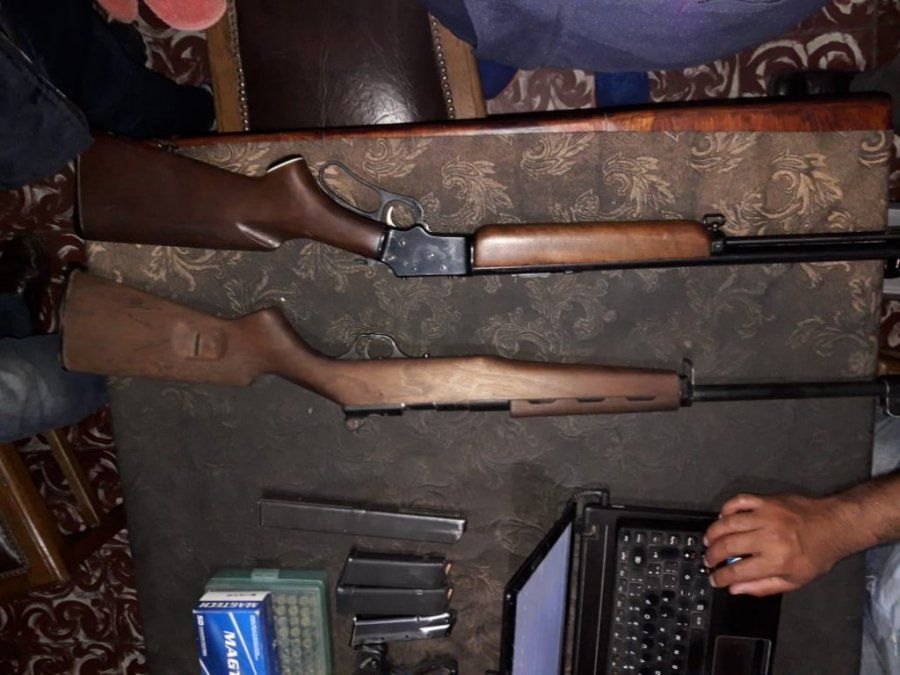 Secuestraron gran cantidad de armas en allanamientos por disputa entre clanes