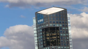 YPF: el Gobierno seguirá insistiendo para suspender el traspaso del 51% de acciones