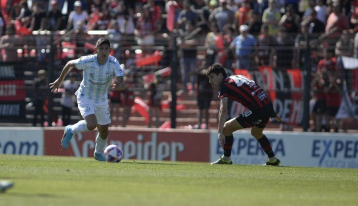 Patronato le dio vuelta el marcador a los de Pusineri: fue 2 a 1 para el local. Foto Twitter Atlético Tucumán.