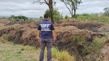 Sorprendieron a un sujeto quemando pastizales en Villa Benjamín Aráoz