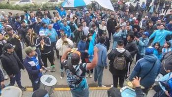 Los hinchas de Atlético despidieron al plantel previo a su viaje a Salta