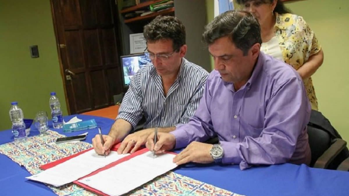 Gabriel Yedlin y Carlos Gallia firmaron el convenio.