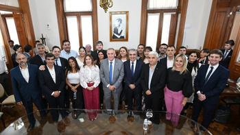 Beatriz Ávila integrará el bloque Independencia en el Senado