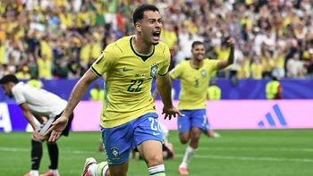 Brasil se quedó con la clasificación ante Japón por 2-1