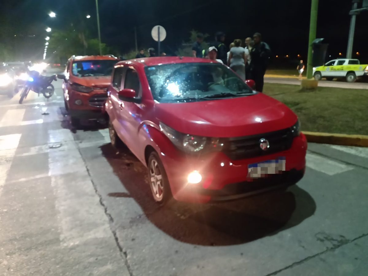 Chocaron dos vehículos en Avenida Perón y Las Rosas