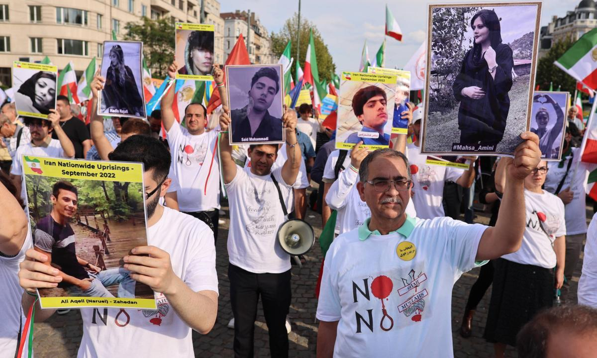 Aniversario de la muerte de Mahsa Amini: Hubo más de 260 detenidos
