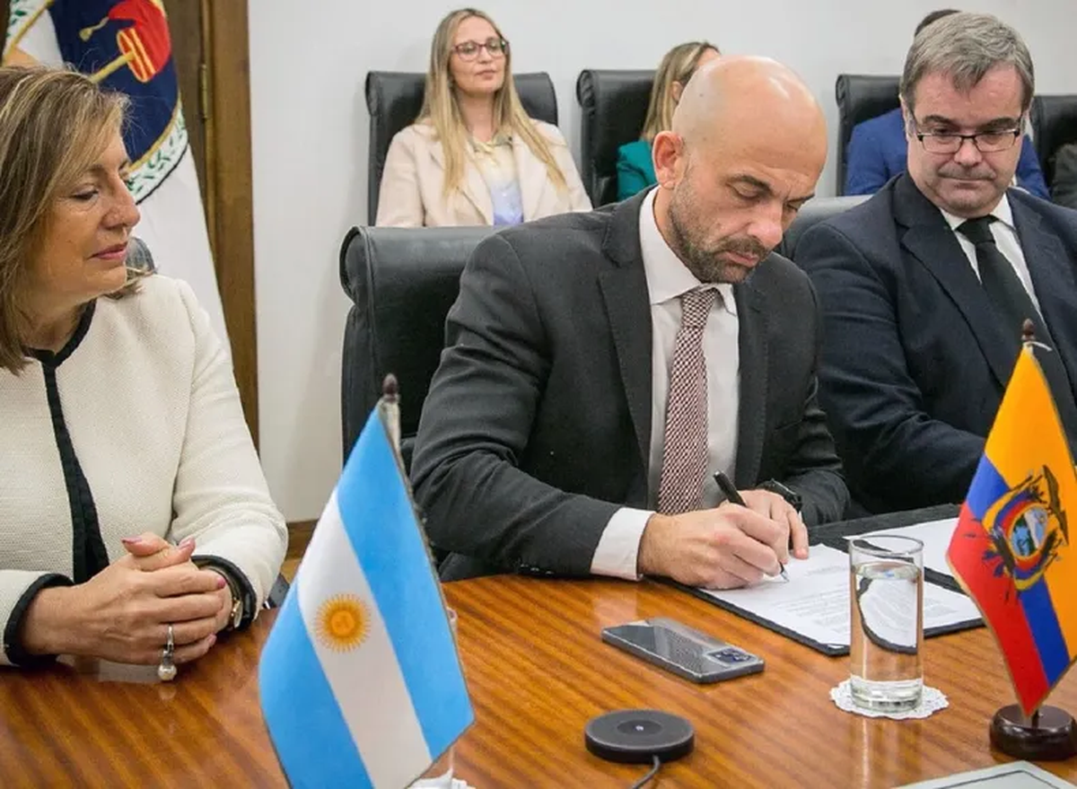 Franco Mogetta en la reuni&oacute;n. X (@ArgTransporte)