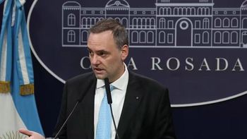 Manuel Adorni se prepara para su exposición en Diputados