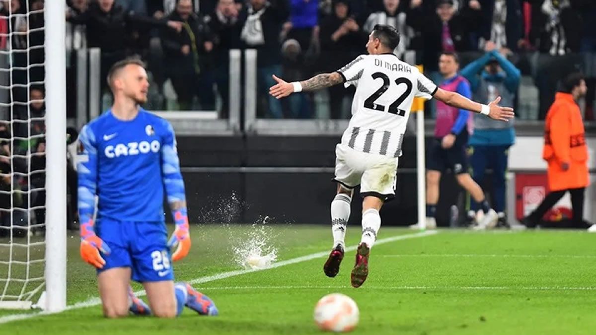 Juventus le ganó a Friburgo con un gol de Ángel Di María