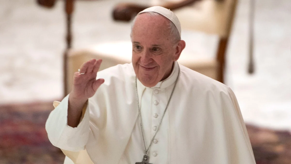 Crisis económica en el Vaticano: el Papa recortará los sueldos