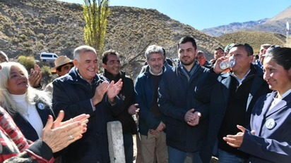 Jaldo inauguró la red de agua potable y entregó un horno en la Escuela Manuela Pedraza