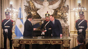 El presidente Javier Milei tomó juramento al ministro del Interior, Diego Santilli