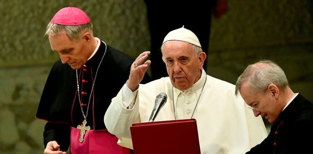 El Papa reiteró que abortar equivale a “contratar a un sicario”