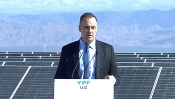 Adorni también dejaría el cargo de director de YPF