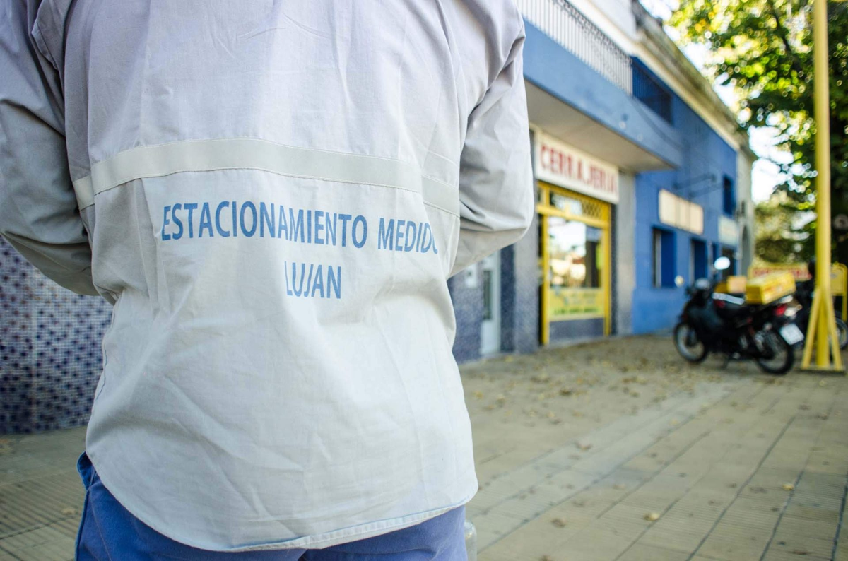 El sistema de estacionamiento medido y solidario en Luján. (Foto: Ladran Sancho) El sistema de estacionamiento medido y solidario en Luján. (Foto: Ladran Sancho)
