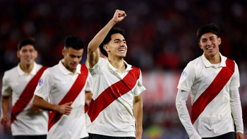 River goleó a Blooming y se clasificó a los octavos de final