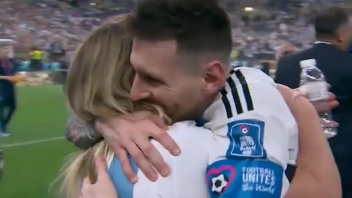 El Emotivo Abrazo De Lionel Messi Con Antonia La Cocinera De La Selección