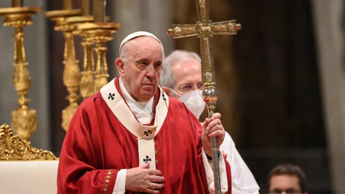 La posible renuncia de Francisco y las internas en el Vaticano