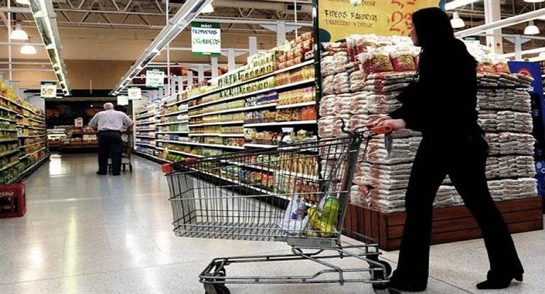 Por inflación y suba de tarifas, estiman una fuerte caída del consumo en el último cuatrimestre del año