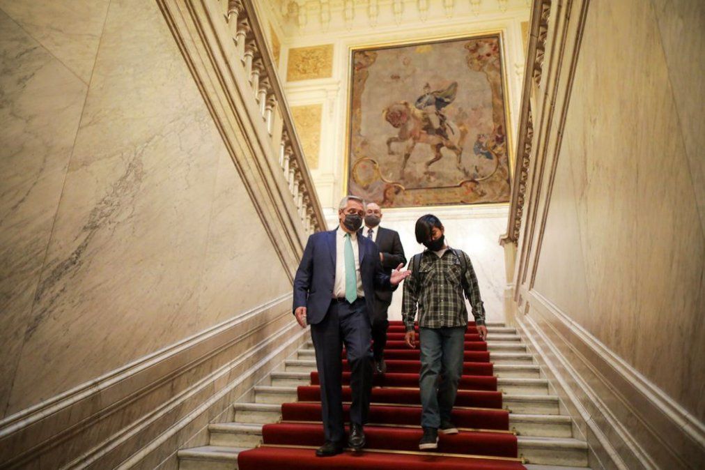 El presidente se interesó por la historia personal de Maxi, como se lo conoce en General Mosconi (Salta), y lo convocó a Casa Rosada.