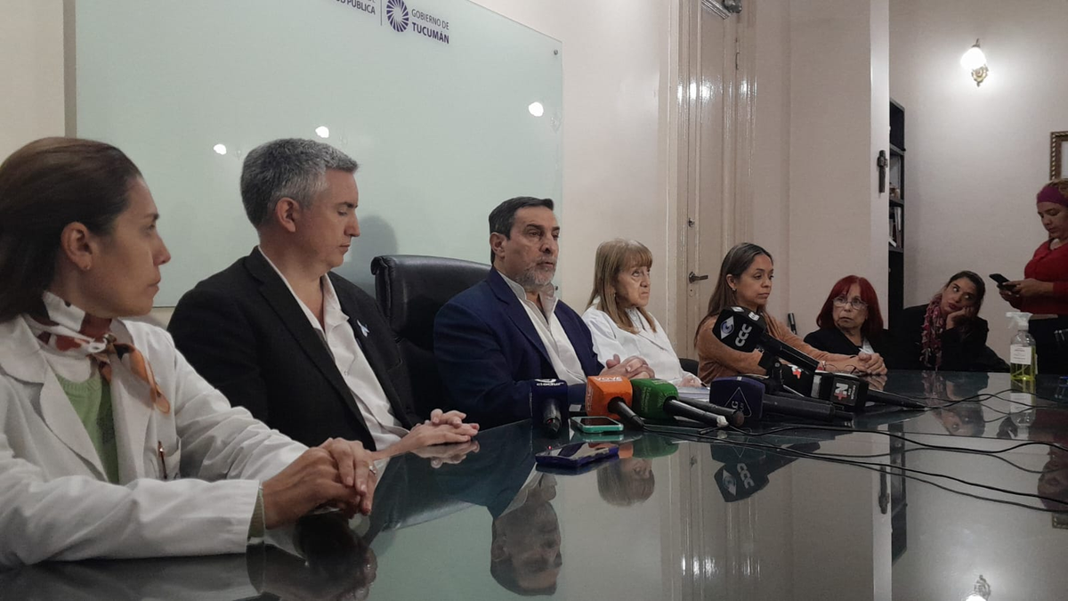 Medina Ruiz habló de la situación epidemiológica del dengue en Tucumán.