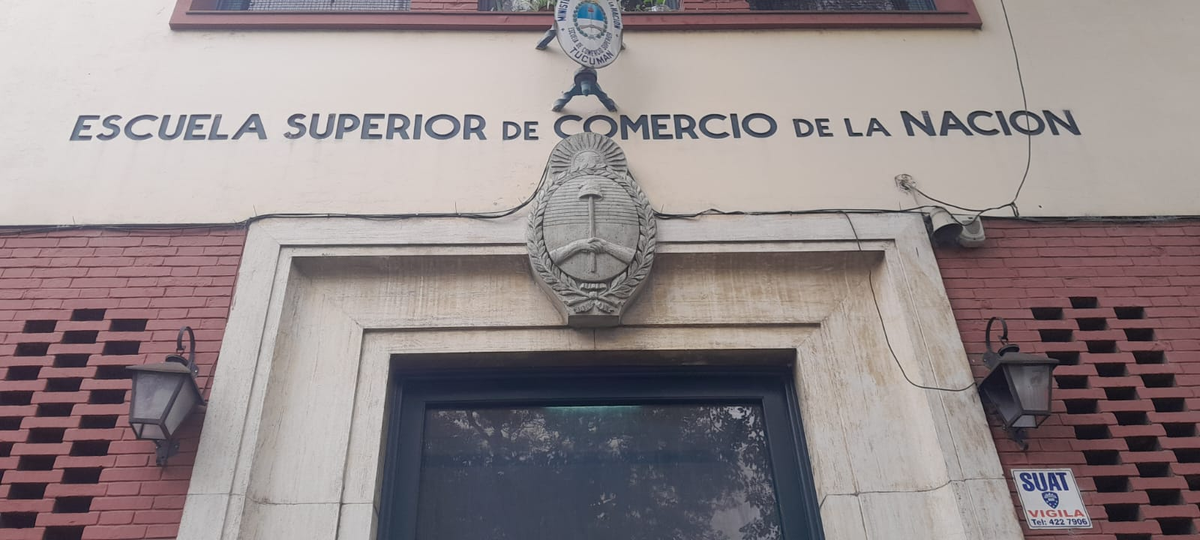 Se activó el protocolo en la Escuela de Comercio N°1por un alumno con navaja. 