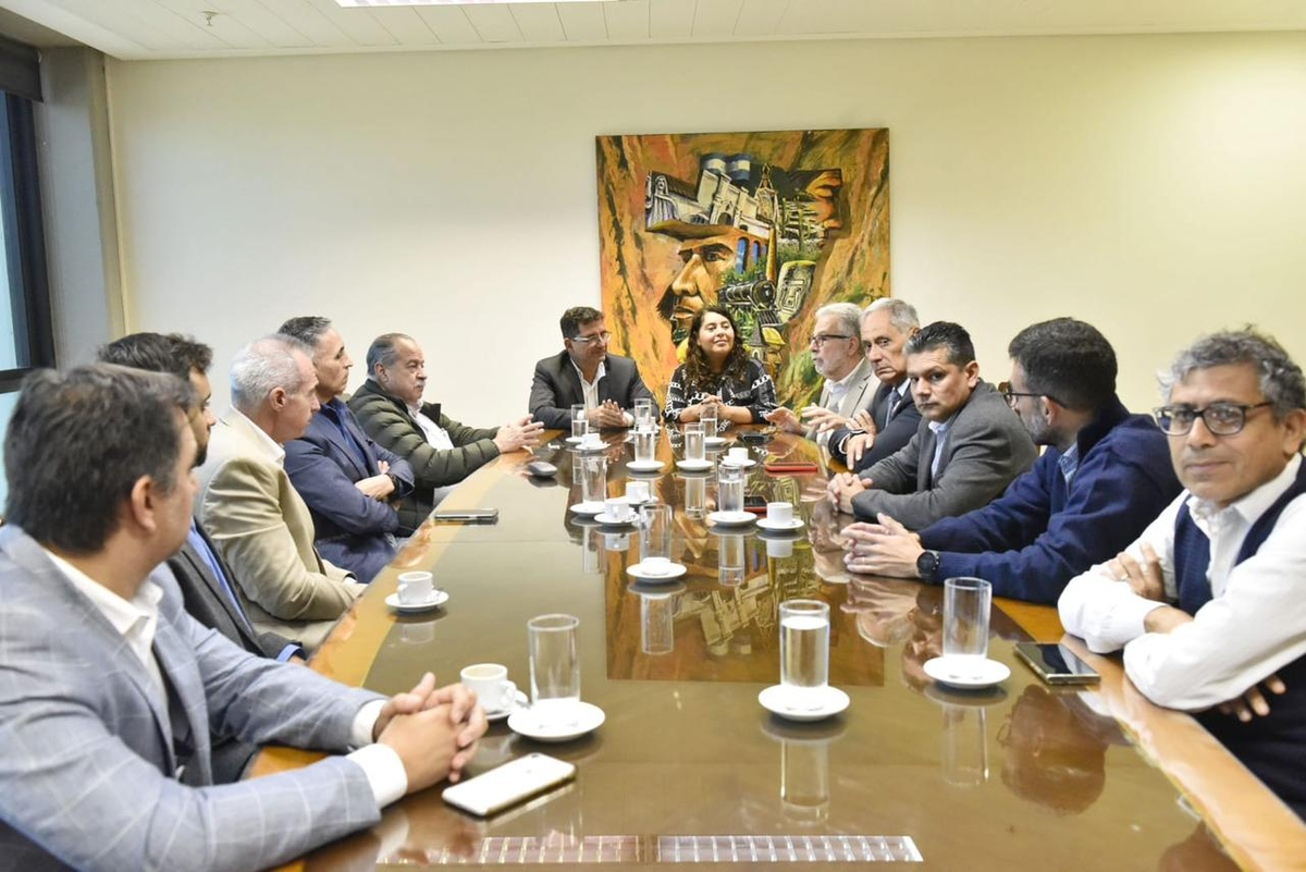 Medicamentos. Gabriel Yedlin se reuni&oacute; con la C&aacute;mara de Empresas de Salud.