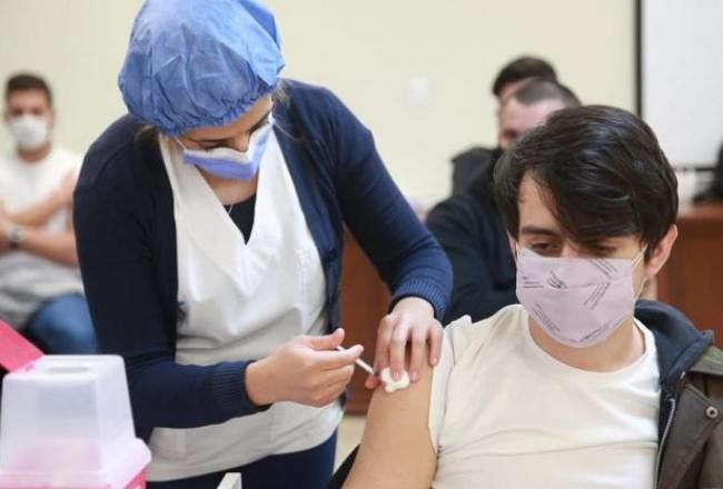 Vacunación: El 85% de mayores de 18 años ya cuenta con al menos una dosis.