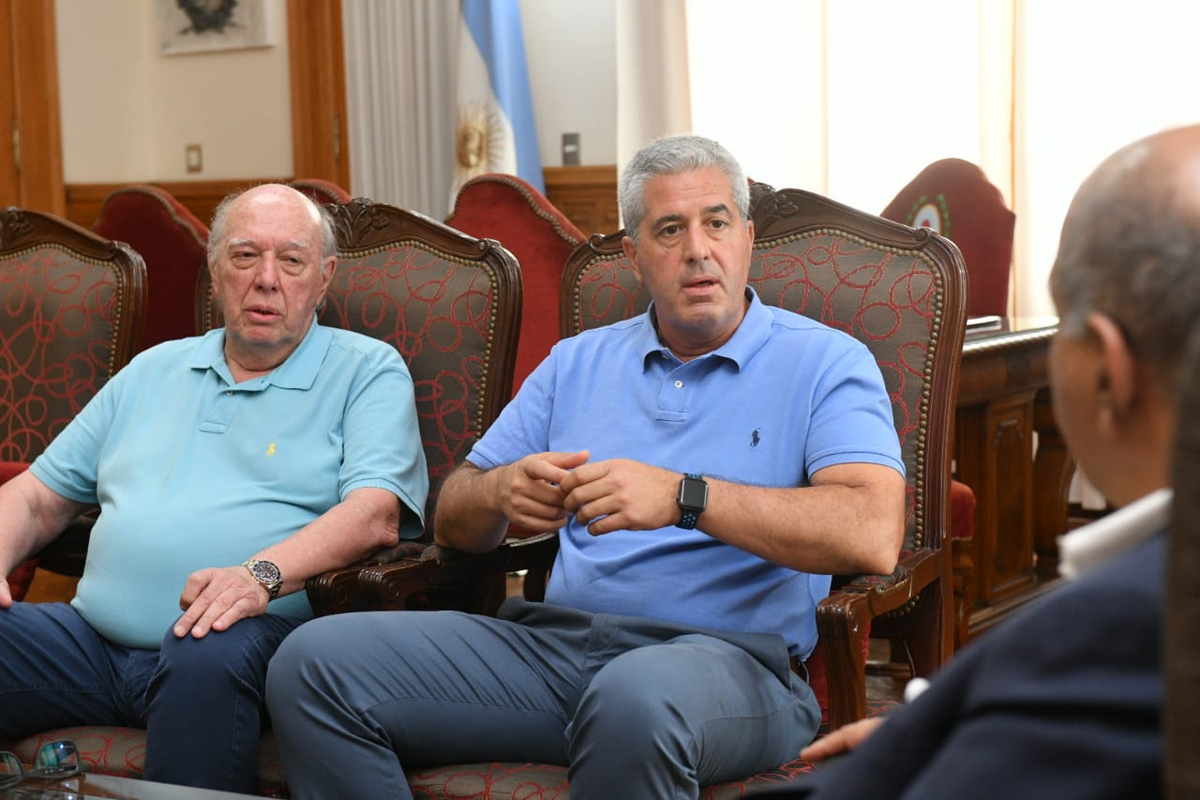 Juan Manzur se reuni&oacute; con los propietarios de la empresa Nutriterra SA que invertir&aacute; en Tucum&aacute;n.